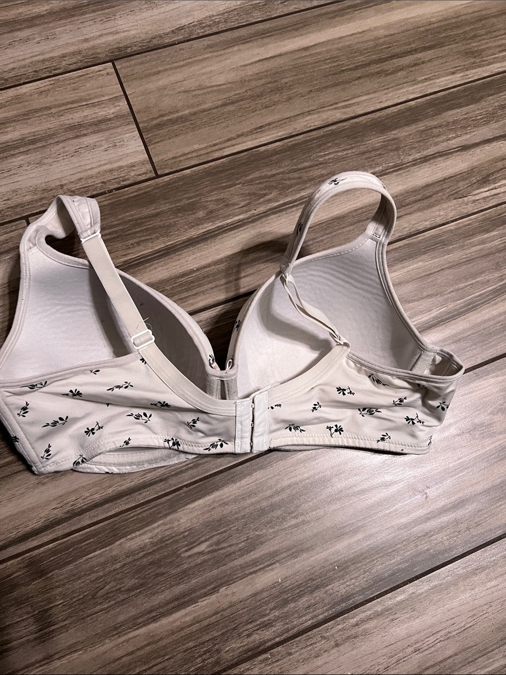 Cacique Floral & Neutral Patterned T-Shirt Bra - White/Gray/Cream bundle 40DD - Picture 4 of 11